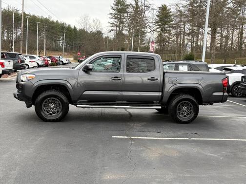 2022 Toyota Tacoma SR