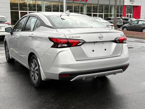 2024 Nissan Versa 1.6 SV