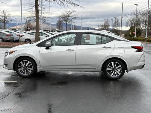 2024 Nissan Versa 1.6 SV