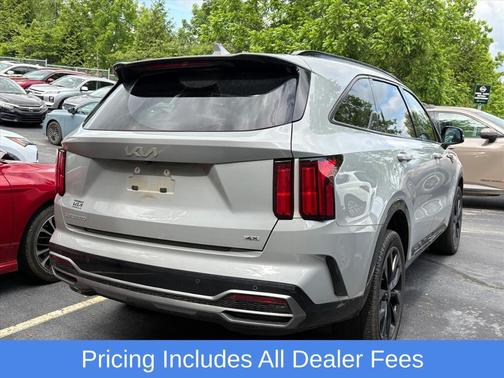 Wolf Gray 2023 Kia Sorento SX