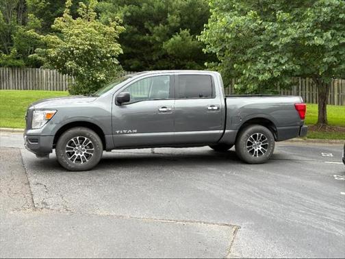 2021 Nissan Titan SV