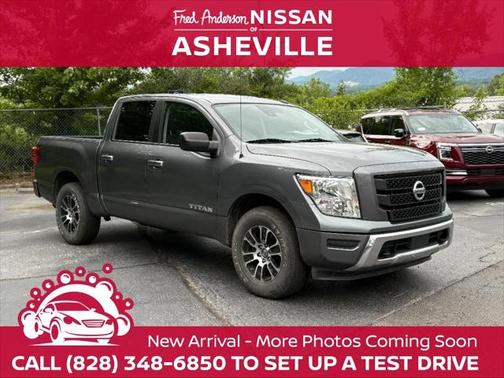 2021 Nissan Titan SV