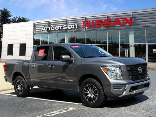 2021 Nissan Titan SV