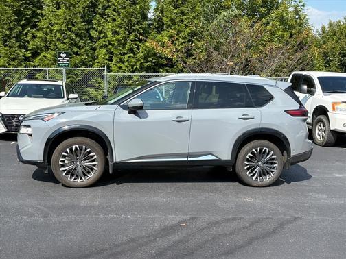 2025 Nissan Rogue Platinum