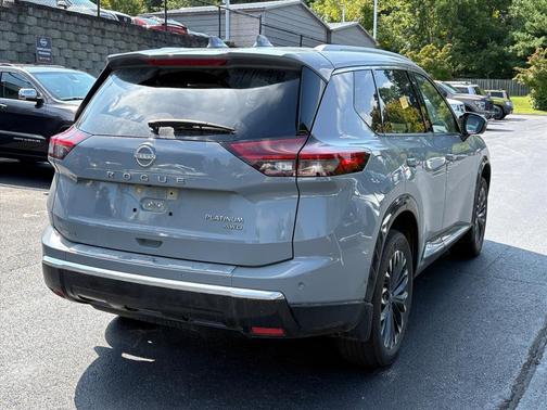 2025 Nissan Rogue Platinum