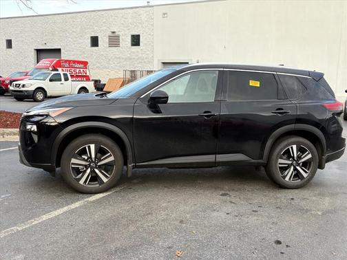 2025 Nissan Rogue SL