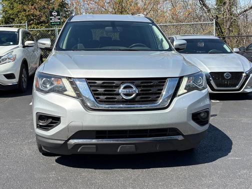 2019 Nissan Pathfinder SV