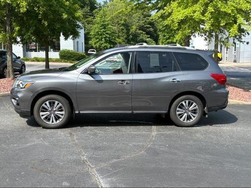 2019 Nissan Pathfinder S