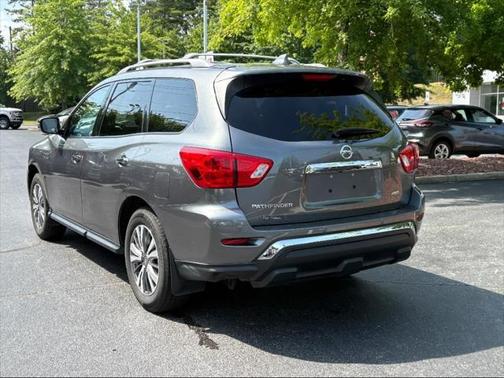 2019 Nissan Pathfinder S