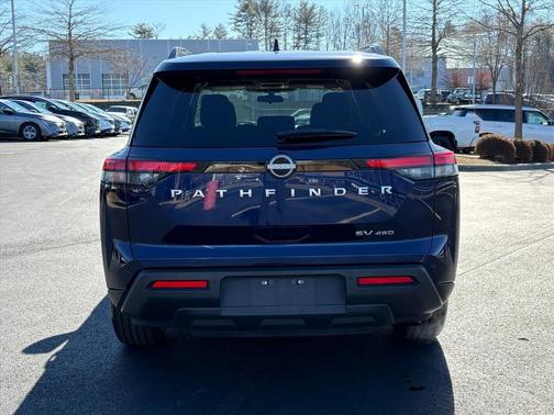 2024 Nissan Pathfinder SV 4WD