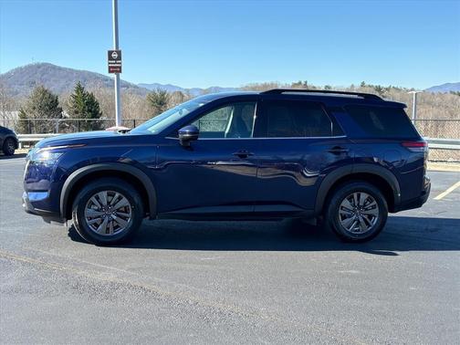2024 Nissan Pathfinder SV 4WD