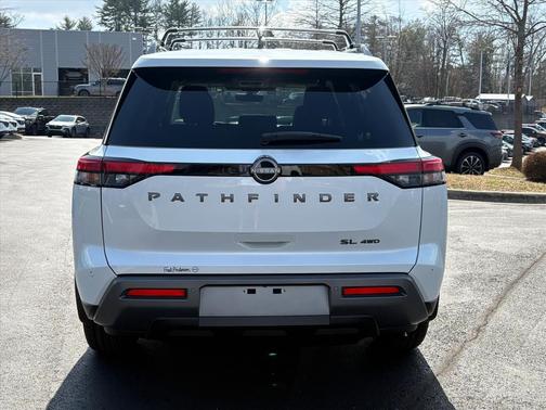 Everest White Pearl Tricoat 2026 Nissan Pathfinder SL