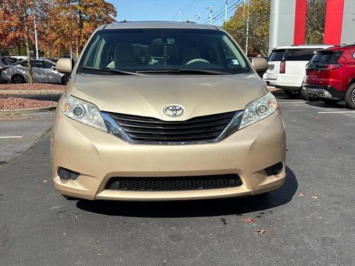 2014 Toyota Sienna LE