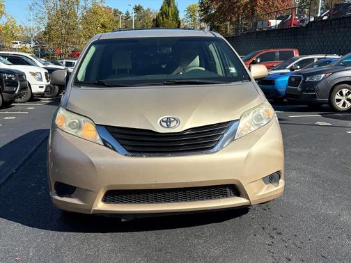 2014 Toyota Sienna LE