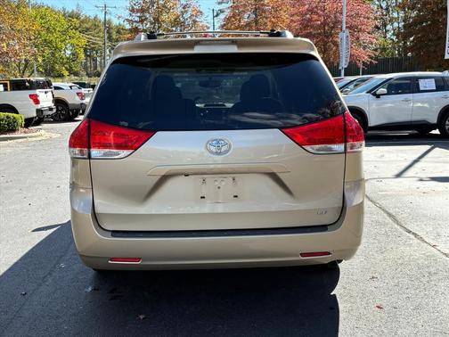 2014 Toyota Sienna LE