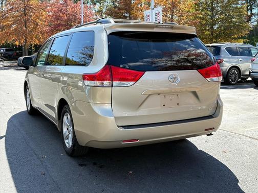 2014 Toyota Sienna LE