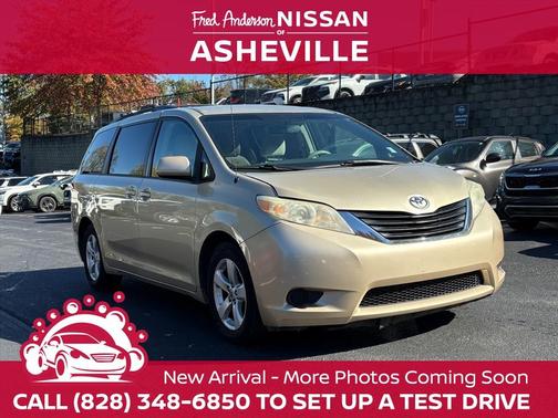 2014 Toyota Sienna LE