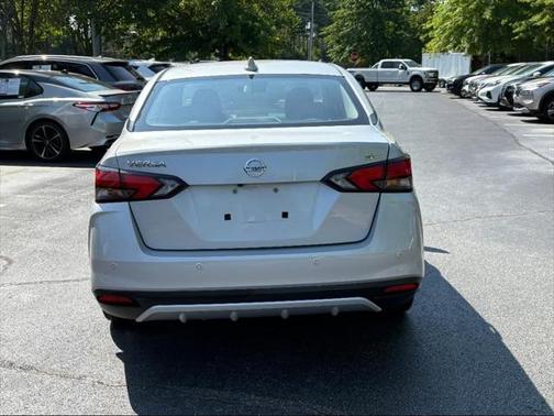 2021 Nissan Versa 1.6 SV