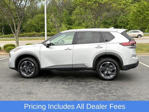 Brilliant Silver Metallic 2024 Nissan Rogue SV