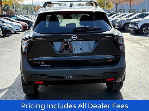 Super Black 2026 Nissan Kicks SR