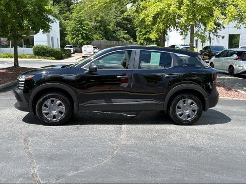 2025 Nissan Kicks S
