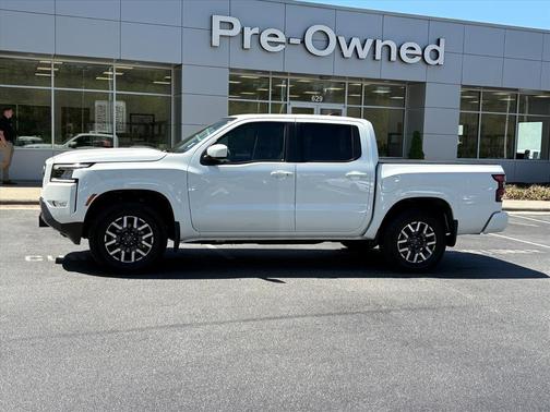 Glacier White 2024 Nissan Frontier SL