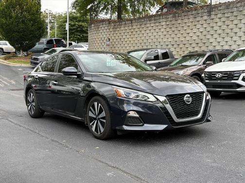 2022 Nissan Altima 2.5 SV