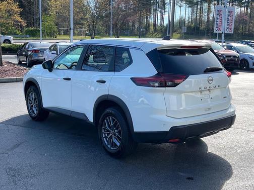 Glacier White 2024 Nissan Rogue S