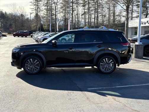 2024 Nissan Pathfinder SL 4WD