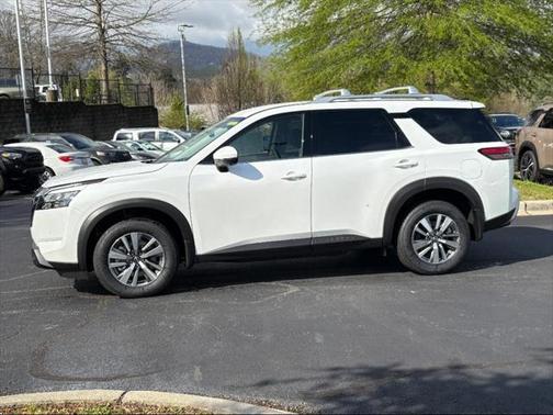2025 Nissan Pathfinder SL 4WD