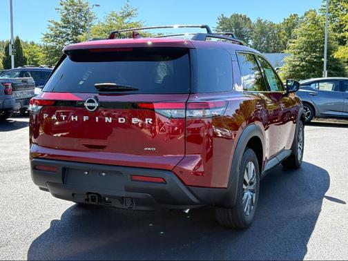 2025 Nissan Pathfinder SV 4WD