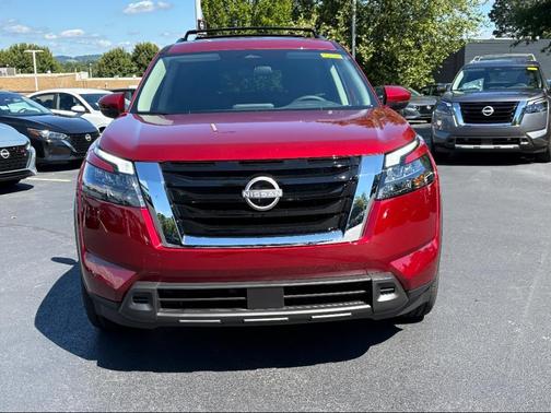 2025 Nissan Pathfinder SV 4WD
