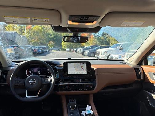 2024 Nissan Pathfinder Platinum 4WD