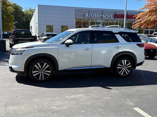2024 Nissan Pathfinder Platinum 4WD