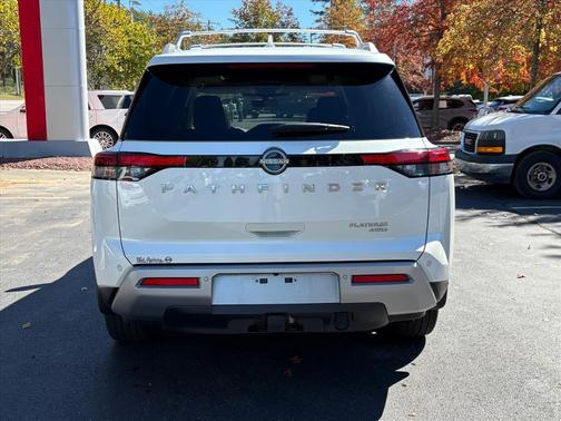 2024 Nissan Pathfinder Platinum 4WD