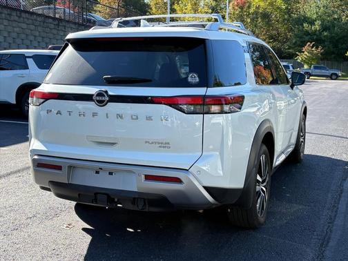 2024 Nissan Pathfinder Platinum 4WD