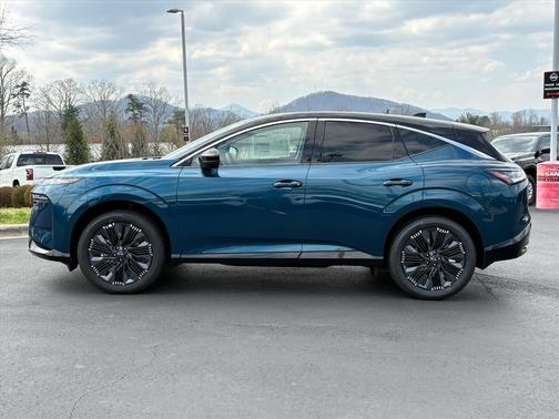 Aurora Blue Pearl Metallic/Super Black 2026 Nissan Murano Platinum