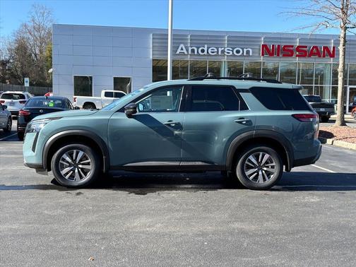 2026 Nissan Pathfinder SL