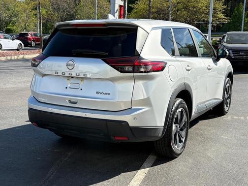 Brilliant Silver Metallic 2024 Nissan Rogue SV
