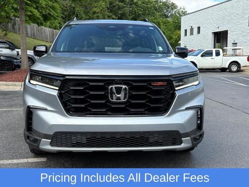 Lunar Silver Metallic 2025 Honda Pilot TrailSport