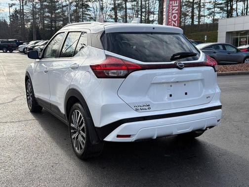 2024 Nissan Kicks SV