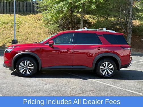 Scarlet Ember 2024 Nissan Pathfinder SL 4WD
