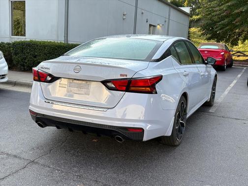 2023 Nissan Altima SR FWD