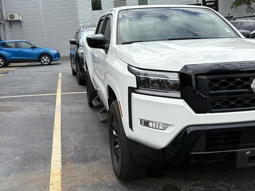 2023 Nissan Frontier SV