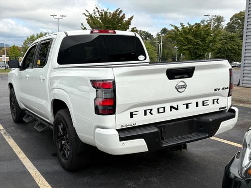 2023 Nissan Frontier SV