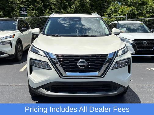 Pearl White Tricoat 2023 Nissan Rogue SV
