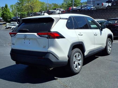 2020 Toyota RAV4 LE