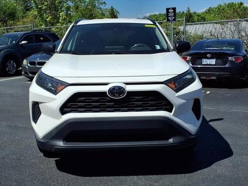 2020 Toyota RAV4 LE