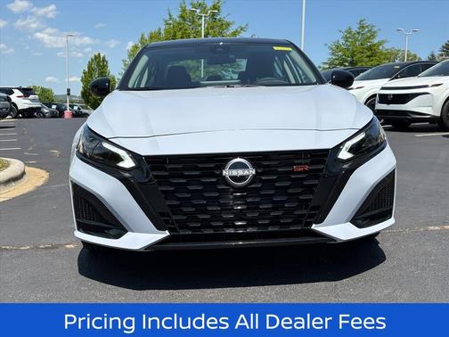 Gray Sky Pearl/Super Black 2026 Nissan Altima SR FWD