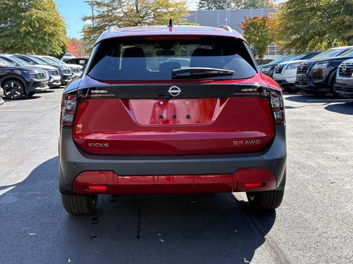 2026 Nissan Kicks SR
